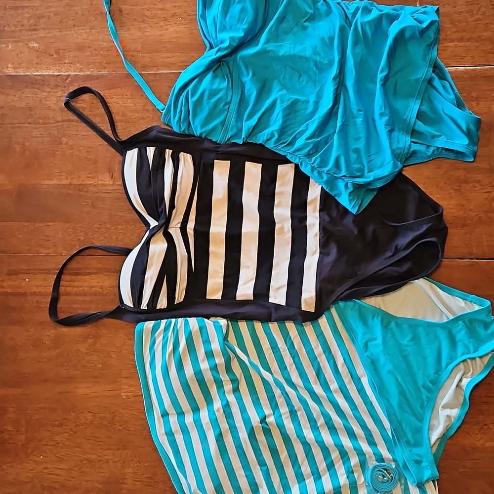 Three Womens Bathing Suits Size4 Striped & Solid Swimwear Set in Teal and Black